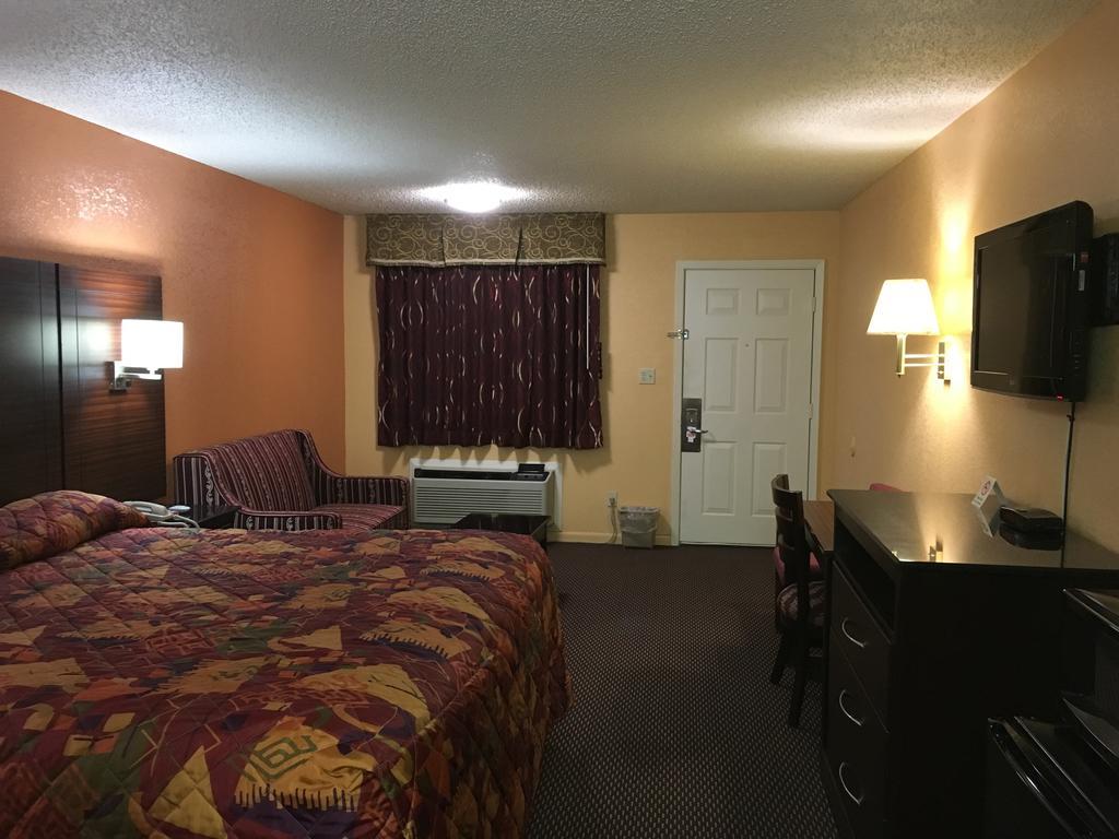 Redwood Inn - White Hall Εξωτερικό φωτογραφία